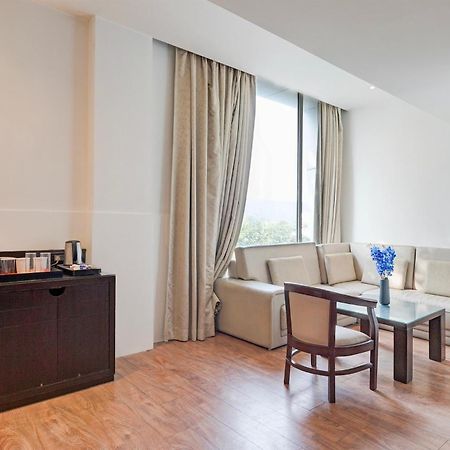 Townhouse Oak Agra Near Sultanganj Puliya Formerly Bb Grand Exterior photo