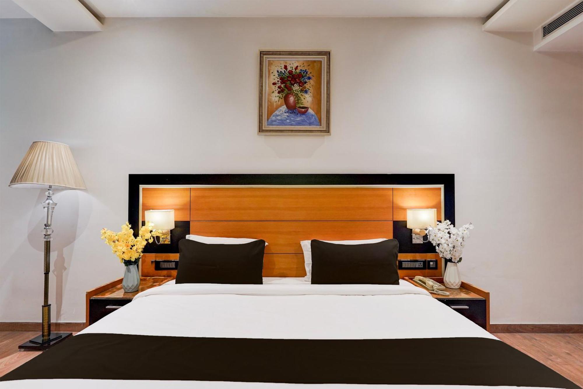 Townhouse Oak Agra Near Sultanganj Puliya Formerly Bb Grand Exterior photo